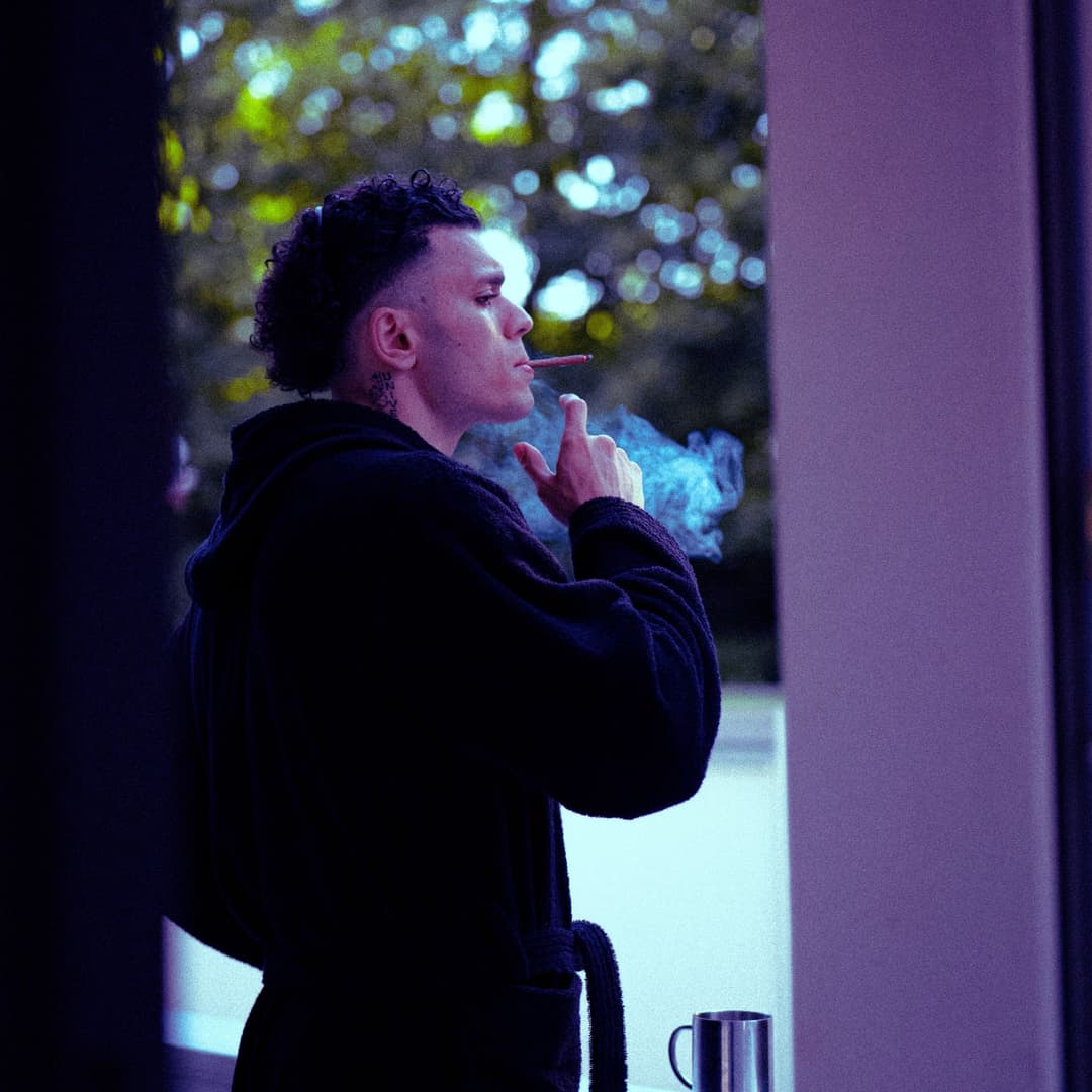 Spontaneous shot smoking on the balcony - Holy Infa